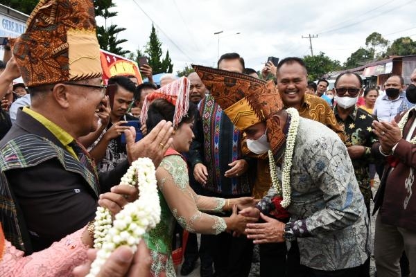 Hadiri Ekaristi di Simalungun, Edy Rahmayadi Berjanji Bantu Pembangunan Pastoran dan Aula Gereja Paroki